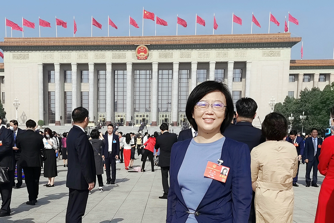 6. 全国人大代表、开云kaiyun（中国）光电所型号副总师羊毅
